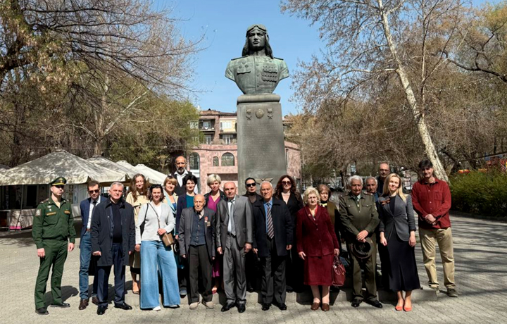 В Ереване почтили память дважды Героя Советского Союза Нельсона Степаняна