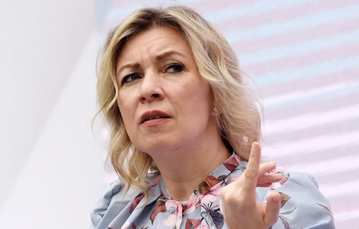 Захарова: Киев «в прямом эфире» подрывает усилия по мирной сделке