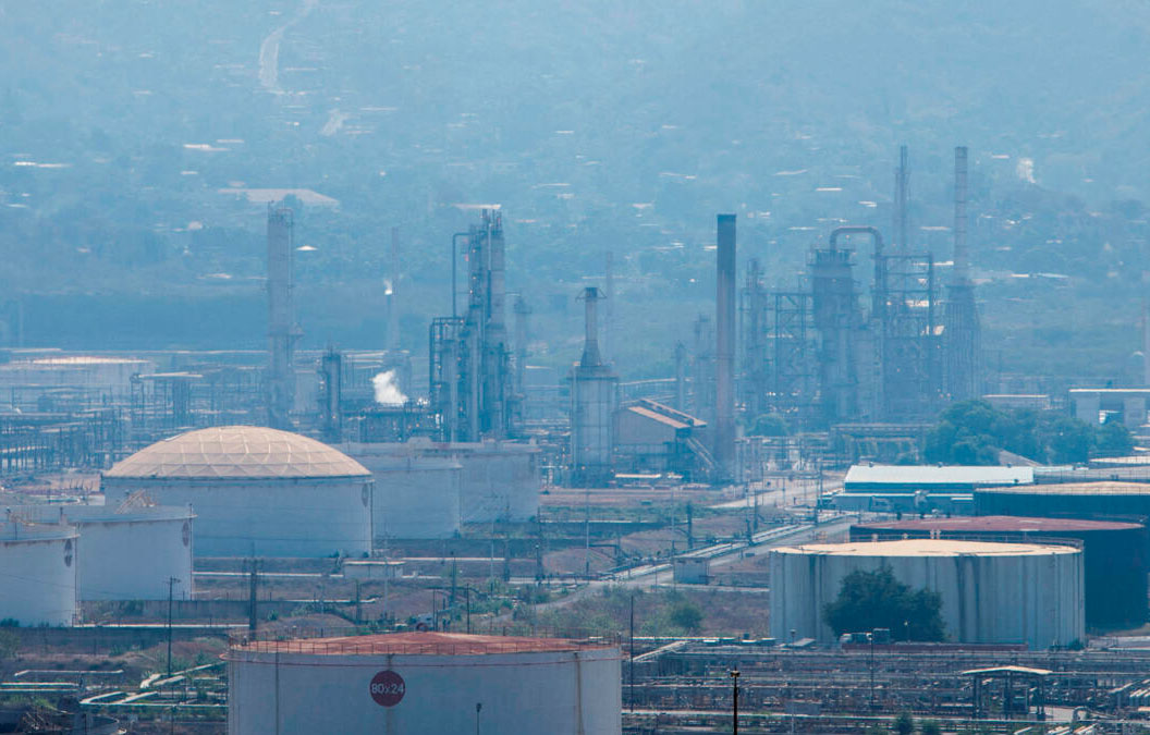 Венесуэла впервые отправила на экспорт сжиженный нефтяной газ