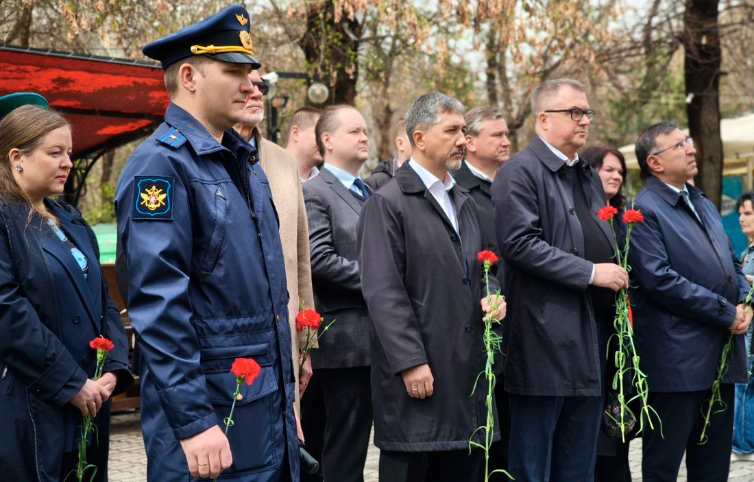 В Ереване почтили память легендарного лётчика Нельсона Степаняна 