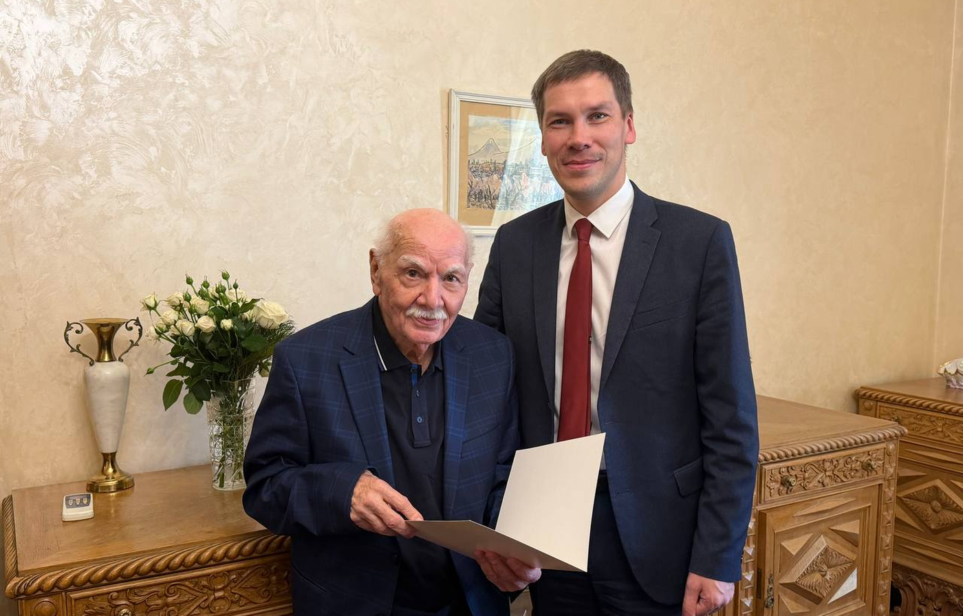 АКОПДЖАНЯН АЛЬБЕРТ СМБАТОВИЧ